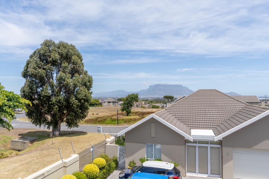 5 Bedroom Property for Sale in Plattekloof Western Cape